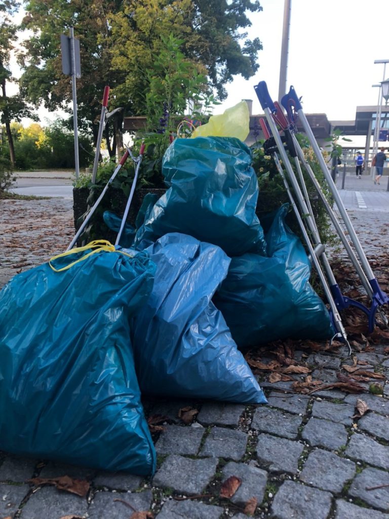 Ramadama am World Cleanup Day